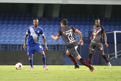 En la Explosión Azul 2021, Emelec empató 0-0 con Técnico Universitario.