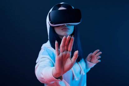 Referencial. Mujer denuncia una violación en el metaverso de Facebook.