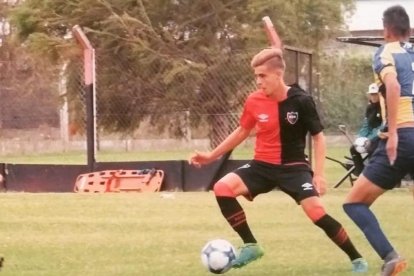 No es familiar de Leo, pero tienen el mismo apellido. Joaquín Messi es el 10 de Newell's, que estará presente en la Copa Libertadores Sub 20.