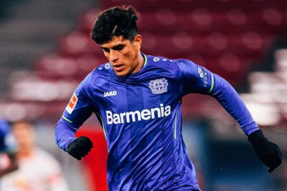 Piero Hincapié es una de las figuras que tiene el Bayer Leverkusen, de la liga alemana.