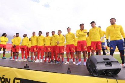 Aucas presenta su nuevo uniforme.