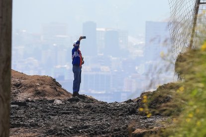 De acuerdo al COE, el aluvión dejó 28 fallecidos, 52 heridos, de los cuales siete permanecen hospitalizados, uno de ellos en estado crítico.