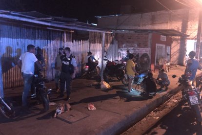 La Policía llegó al sitio donde ocurrió el atentado.