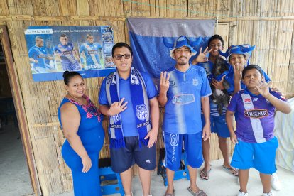 Todos los integrantes de esta familia son emelecistas.