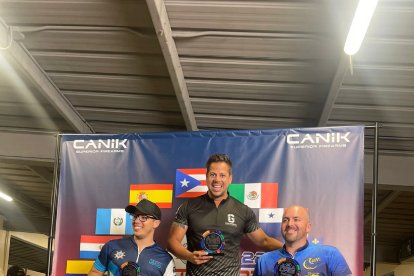 Galo Moreira (centro), primera pistola del Ecuador, se quedó con el primer lugar en Puerto Rico.