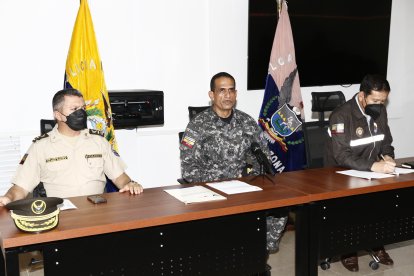 La información fue proporcionada por jefes policiales durante una rueda de prensa.