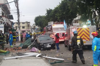 Fuerte explosión en la ciudadela El Cóndor deja 3 fallecidos.
