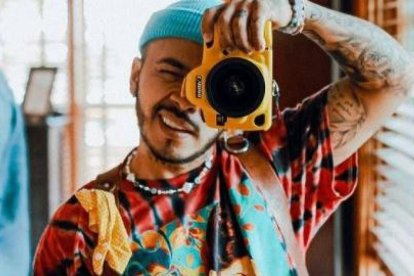 El fotógrafo cuencano que con su cámara 'eterniza' a los famosos.