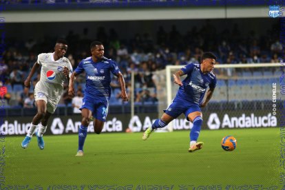 Alexis Zapata sorprendió con su buen estado físico en el amistoso de la Explosión Azul.