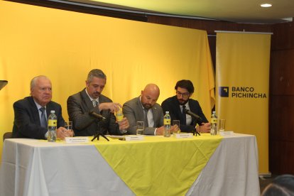 La LigaPro y Banco Pichincha firmaron el contrato de auspicio en 2019.
