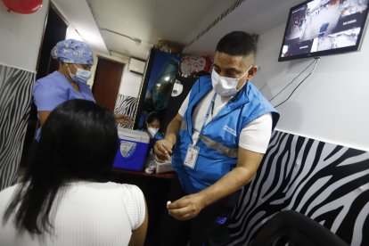 El miércoles, más de 500 trabajadoras sexuales fueron inoculadas por tercera ocasión.