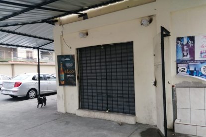 El local del policía afectado.