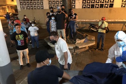 José Molineros recibió los tiros por la espalda mientras veía una pelea de aves.