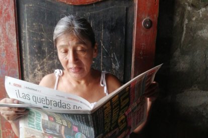 Cuando a la canillita que le compran el Diario se le acaban los ejemplares; el esposo de María va para el centro, pero ella debe tener su periódico.
