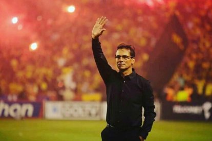 Fabián Bustos, entrenador del Barcelona.