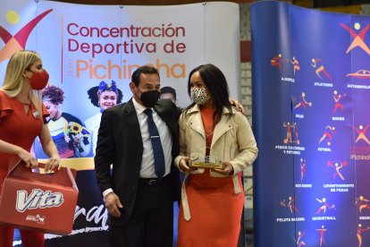 Neisi Dajomes se llevó los principales premios y la ovación del público y de los deportistas.