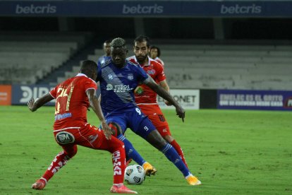 Alejandro Cabeza (c) no estará en el choque contra Independiente este domingo 27 de febrero.