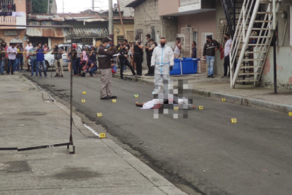 De acuerdo a la información policial, se utilizó un arma nueve milímetros.