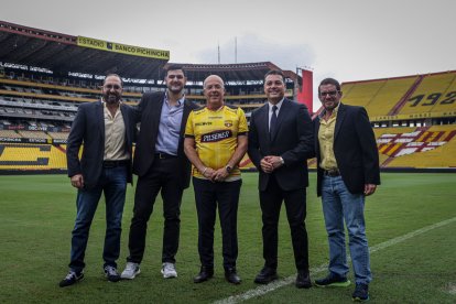 Jorge Célico fue presentado como entrenador de Barcelona. El argentino buscará imponer su sello en el Ídolo.
