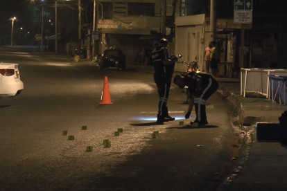 Dos hombres resultaron heridos en el ataque perpetrado por  criminales.