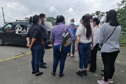 Familiares del infortunado peatón que quedó triturado en el anillo vial de Quevedo, realizan los trámites para sus funerales.