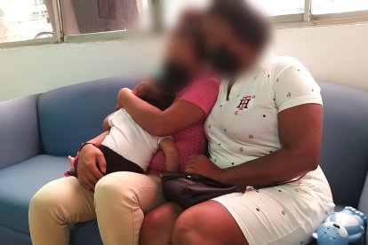 La madre y la abuela de los niños violentados exigieron a las autoridades celeridad en el caso y que los responsables sean castigados por la maldad cometida.