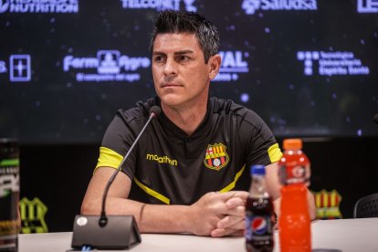 Cristian Gómez, es el asistente técnico de Jorge Célico en Barcelona.