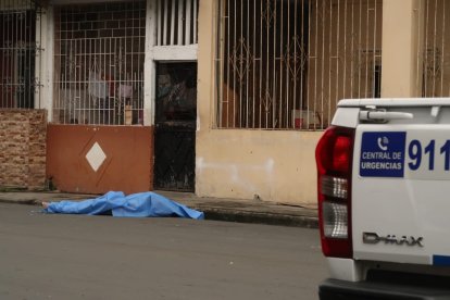 En  las calles García Goyena y Guerrero Martínez apareció un muerto, según vecinos del sector no es de su barrio.