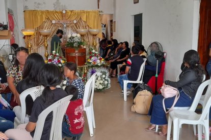 En su casa fue velado. Solo esperan la llegada de la ñaña, de España, para enterrarlo.