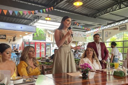 La exMiss Ecuador fue recibida por sus nuevos compañeros.