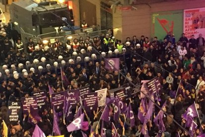 No es la primera vez que la Policía turca reprime una manifestación en mujeres. Esta foto es del 8M de 2019