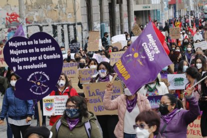 Empezaron las marchas por la conmemoración del Día de la Mujer.