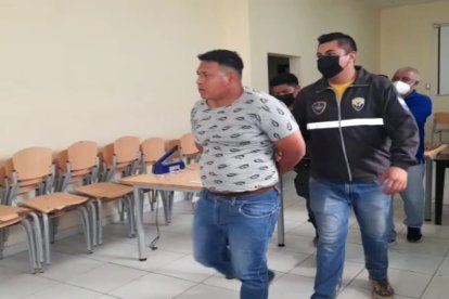 El capturado registra un antecedente penal vinculado a la comercialización de drogas.