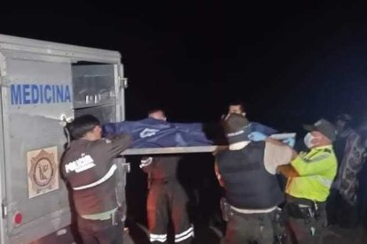 Los cuerpos fueron retirados del lugar de los hechos.