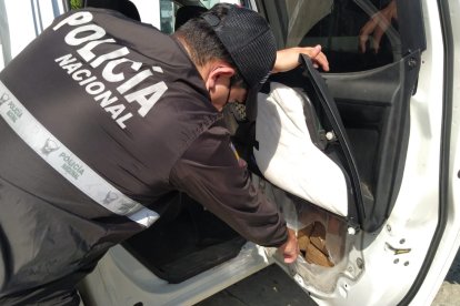 La droga estaba encaletada en las puertas de esta camioneta.