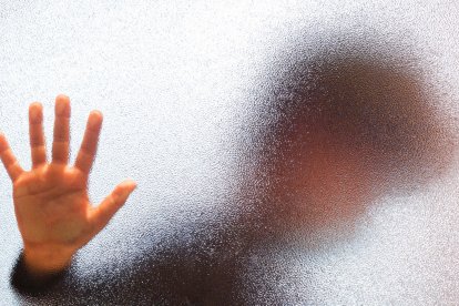 El presunto abuso sexual se produjo en el baño de un colegio cuencano. Imagen referencial.