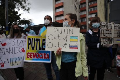 Residentes ucranianos en el país pidieron que terminara la guerra que sufre su patria.