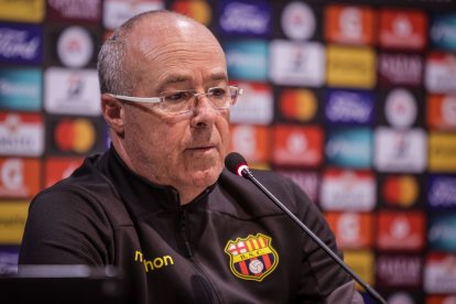 Jorge Célico, entrenador de Barcelona que se mantiene invicto.