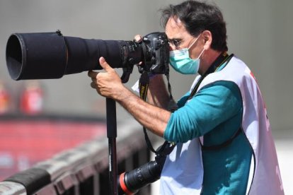 Existe prohibición para el ingreso de los fotógrafos a realizar la cobertura de los partidos, lo que limita el tener mejores imágenes de los partidos.