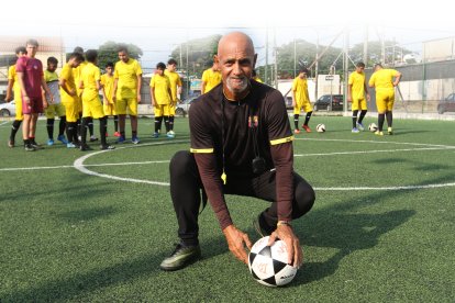 Alcides de Oliveira en Ecuador vistió las camisetas de Barcelona, Liga de Quito, 9 de Octubre, Técnico, Emelec, Delfín, Macará, Calvi y Panamá.