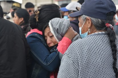 Familiares de los chicos que se accidentaron en Puembo siguen consternados por  la tragedia.