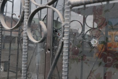 Al lugar llegó un vehículo y repartieron bala.