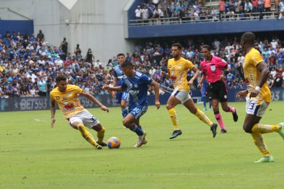 Emelec se quedó con 7  puntos en la tabla de posiciones, a seis unidades del líder Barcelona.