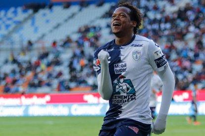 Romario Ibarra abandonó el terreno de juego, a los 26 minutos, entre lágrimas, tras la lesión que sufrió en el duelo entre el Pachuca y Cruz Azul.