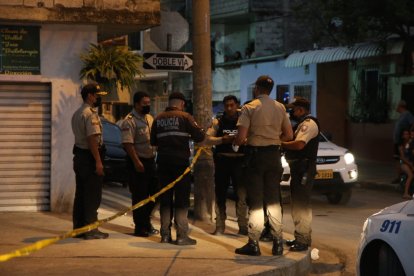 El hecho ocurrió fuera de un local de venta de comidas en la populosa zona.