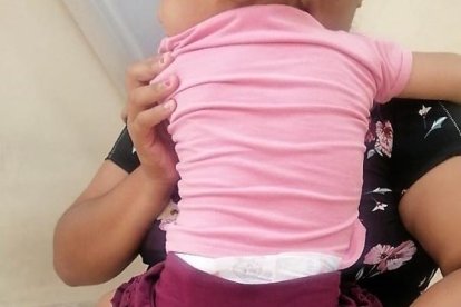 Una de las niñas que intentaron vender sus padres.