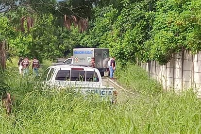 n hombre hallado sin vida en la vía Perimetral tendría entre de 30 a 48 años.