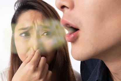 Las gárgaras con bicarbonato evitan el mal aliento.