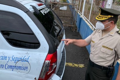 La policía explicó que el carro retenido fue reportado como robado.