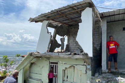 Las autoridades continúan evaluando los daños en las viviendas.